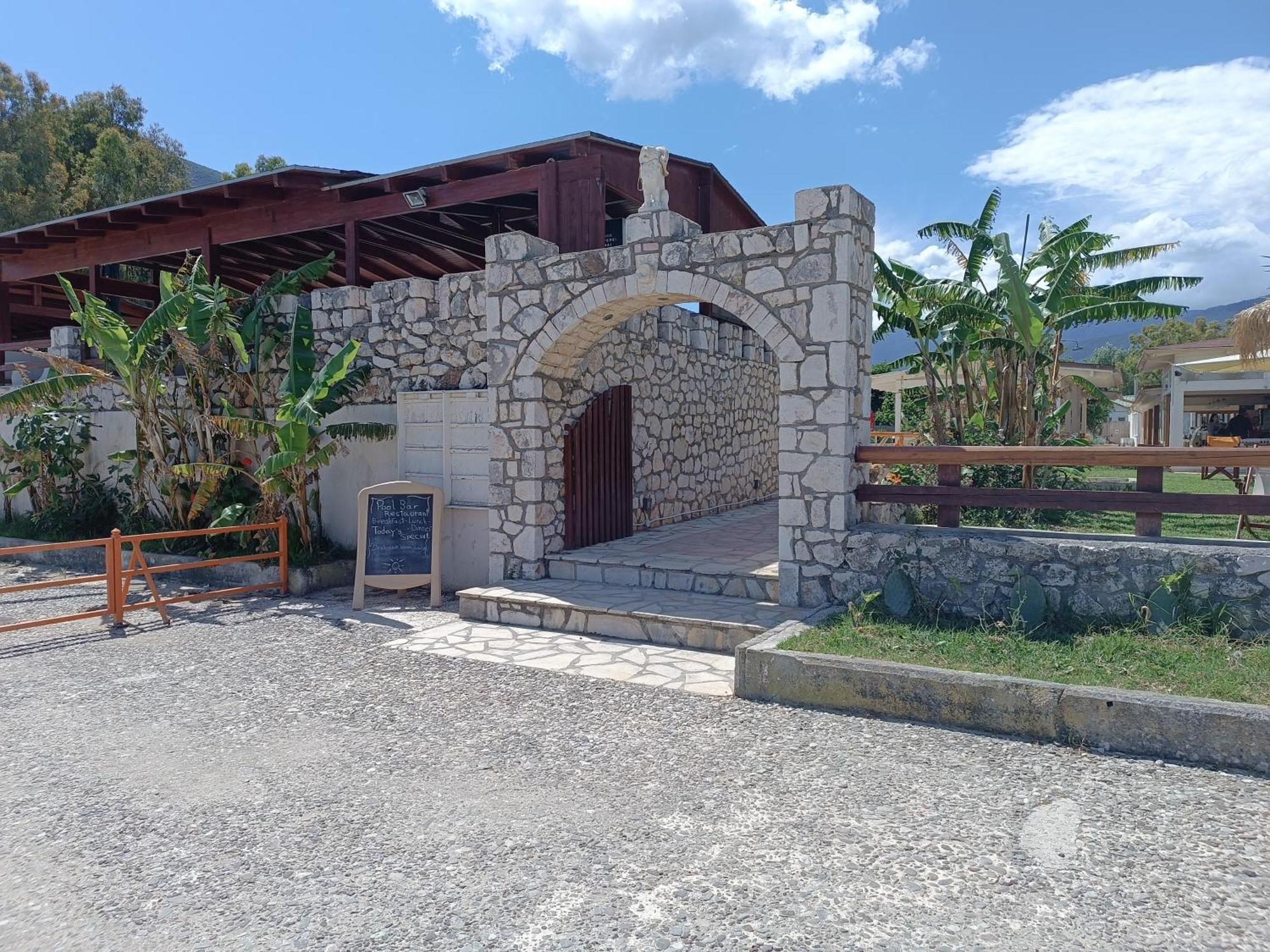 Camping Karavomilos Sami  Bagian luar foto